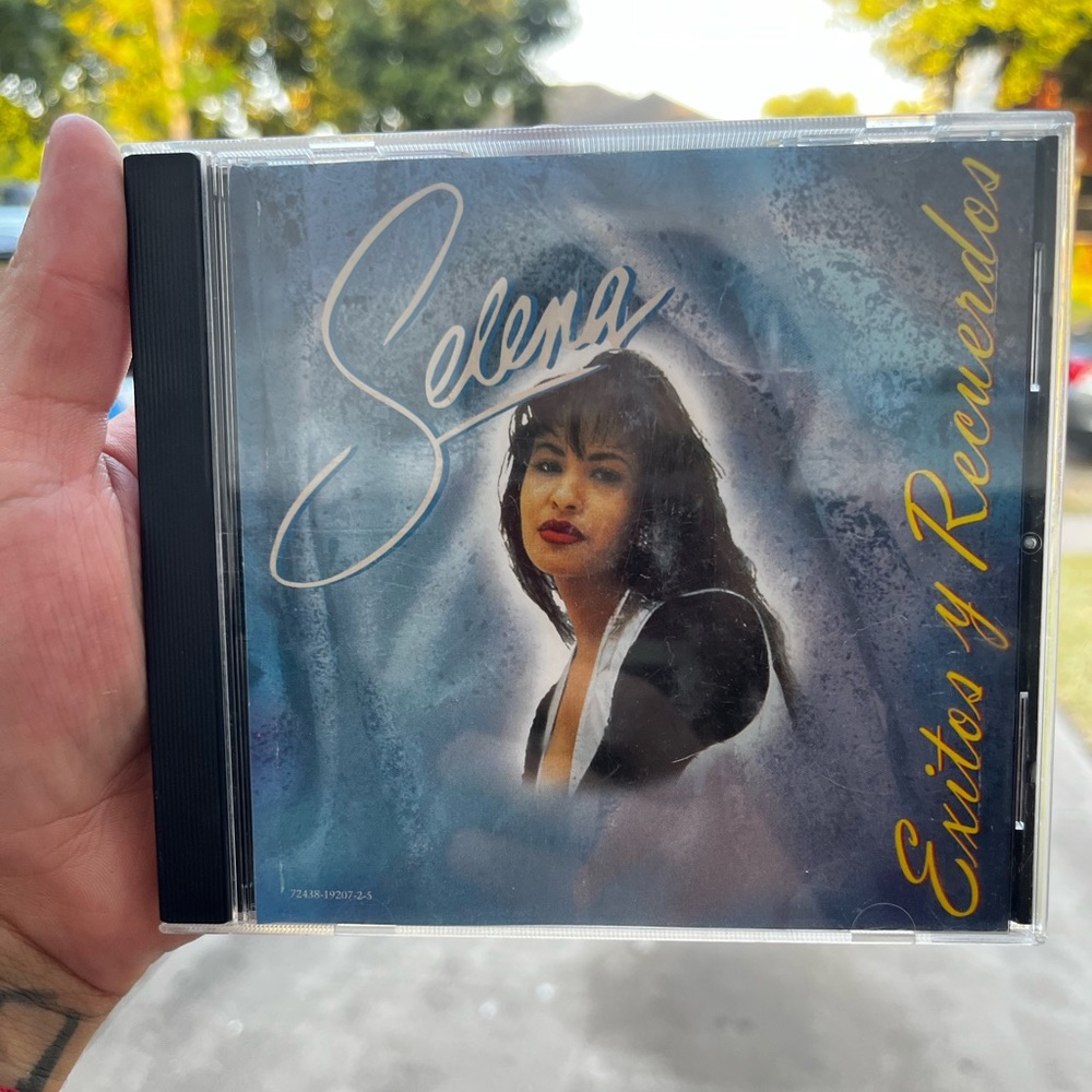 Exitos y Recuerdos by Selena